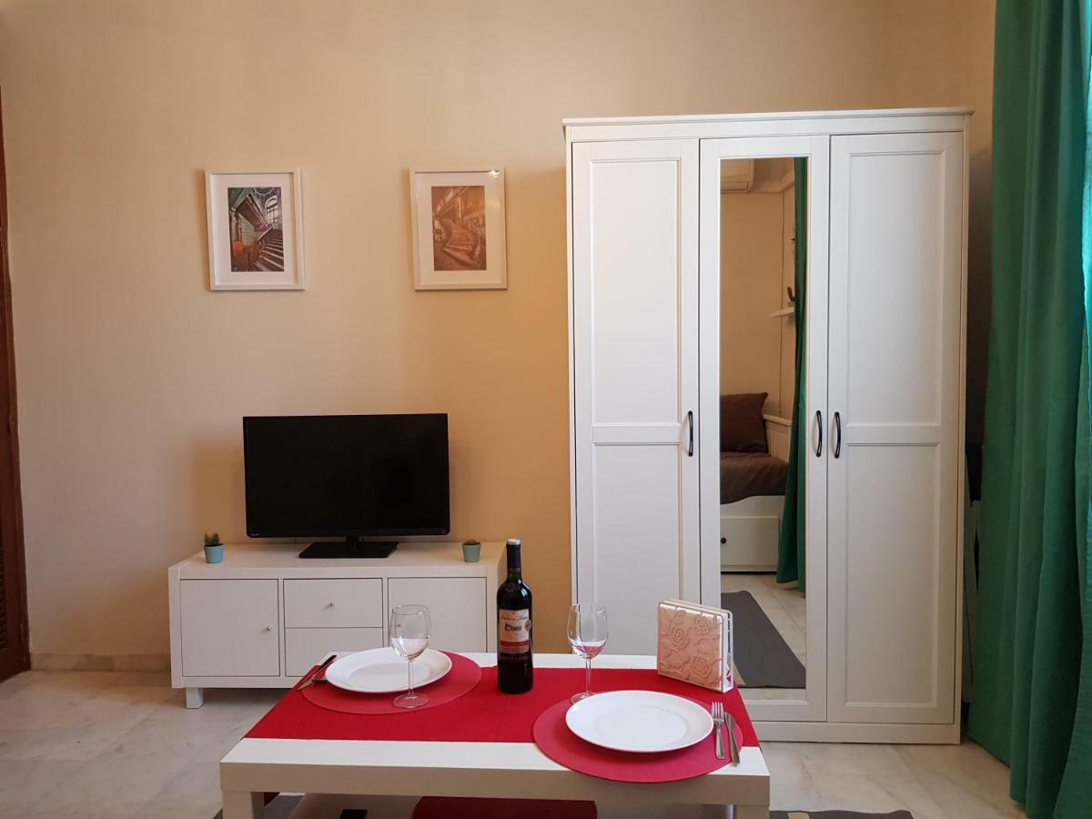 **** Genuar Apartments Malaga Center Екстериор снимка