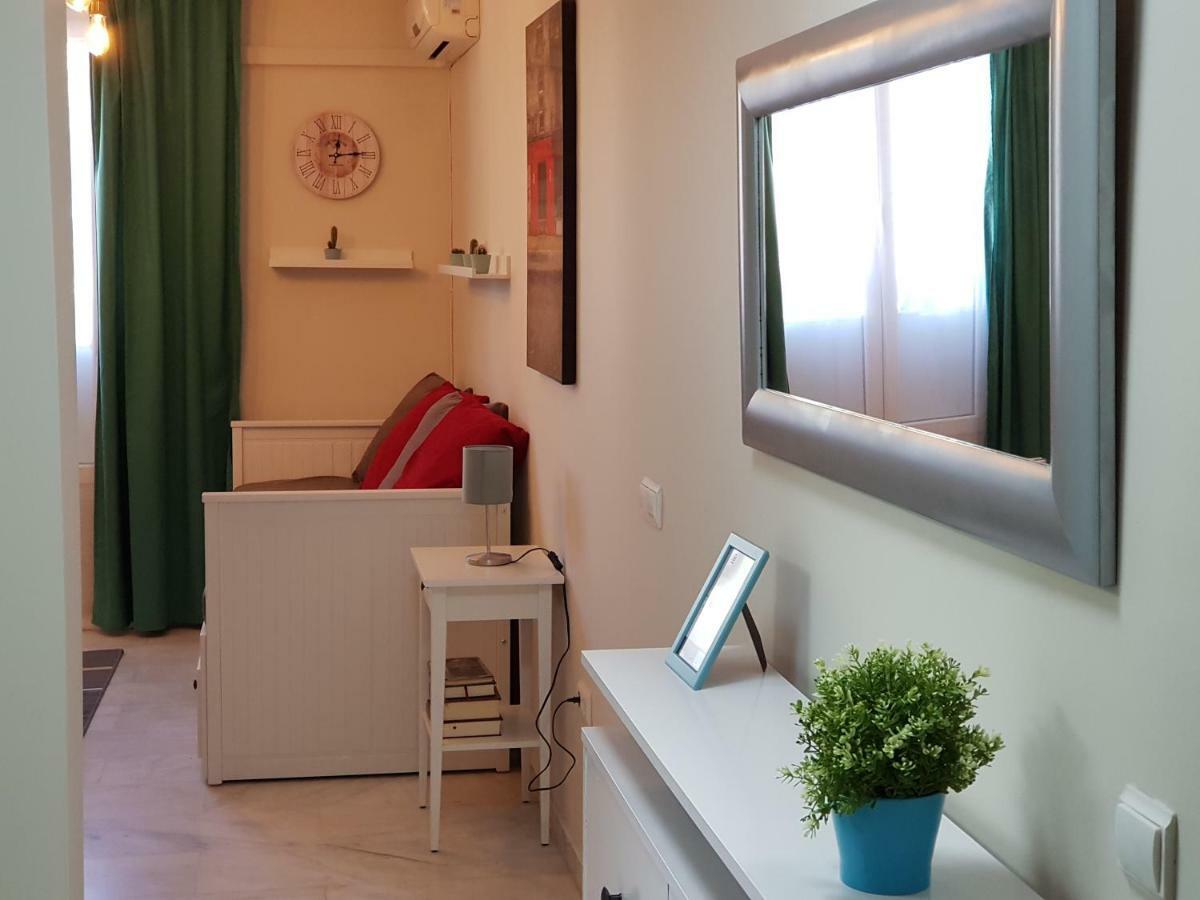 **** Genuar Apartments Malaga Center Екстериор снимка