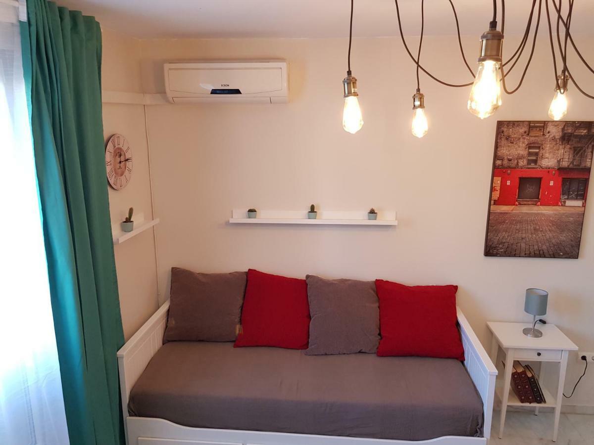 **** Genuar Apartments Malaga Center Екстериор снимка