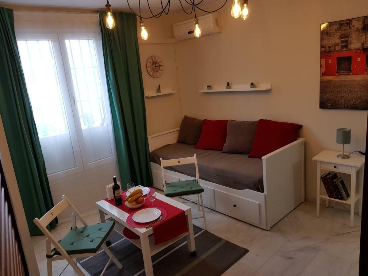 **** Genuar Apartments Malaga Center Екстериор снимка