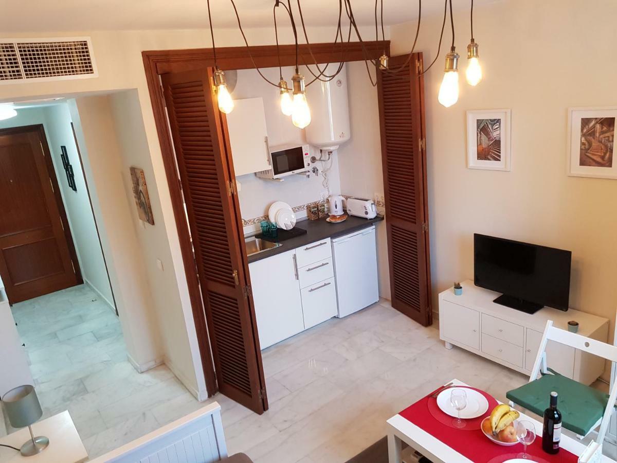 **** Genuar Apartments Malaga Center Екстериор снимка