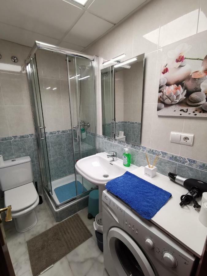 **** Genuar Apartments Malaga Center Екстериор снимка