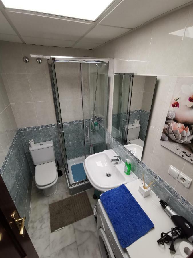 **** Genuar Apartments Malaga Center Екстериор снимка